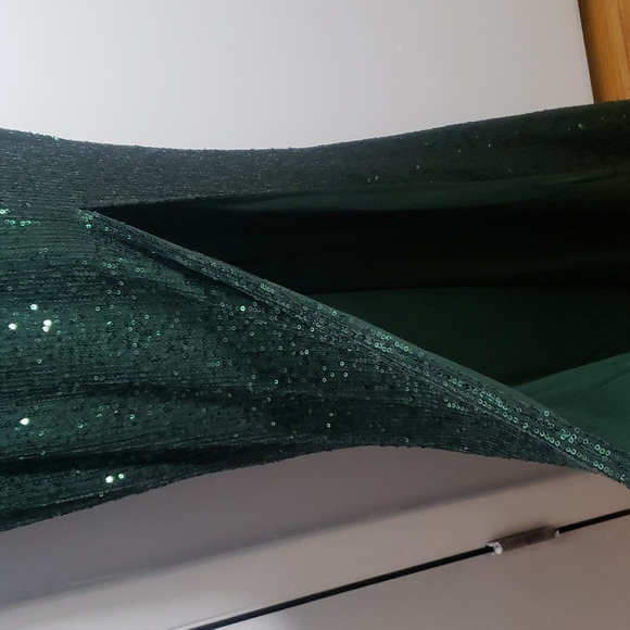 Dress - Picture 3 of 4